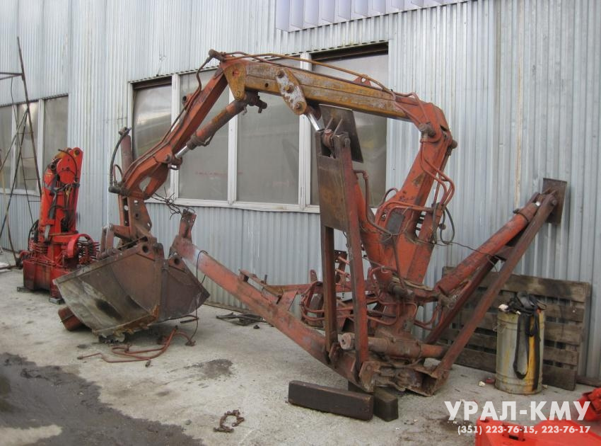 Погрузчик-экскаватор ПЭ-0.8Б 1